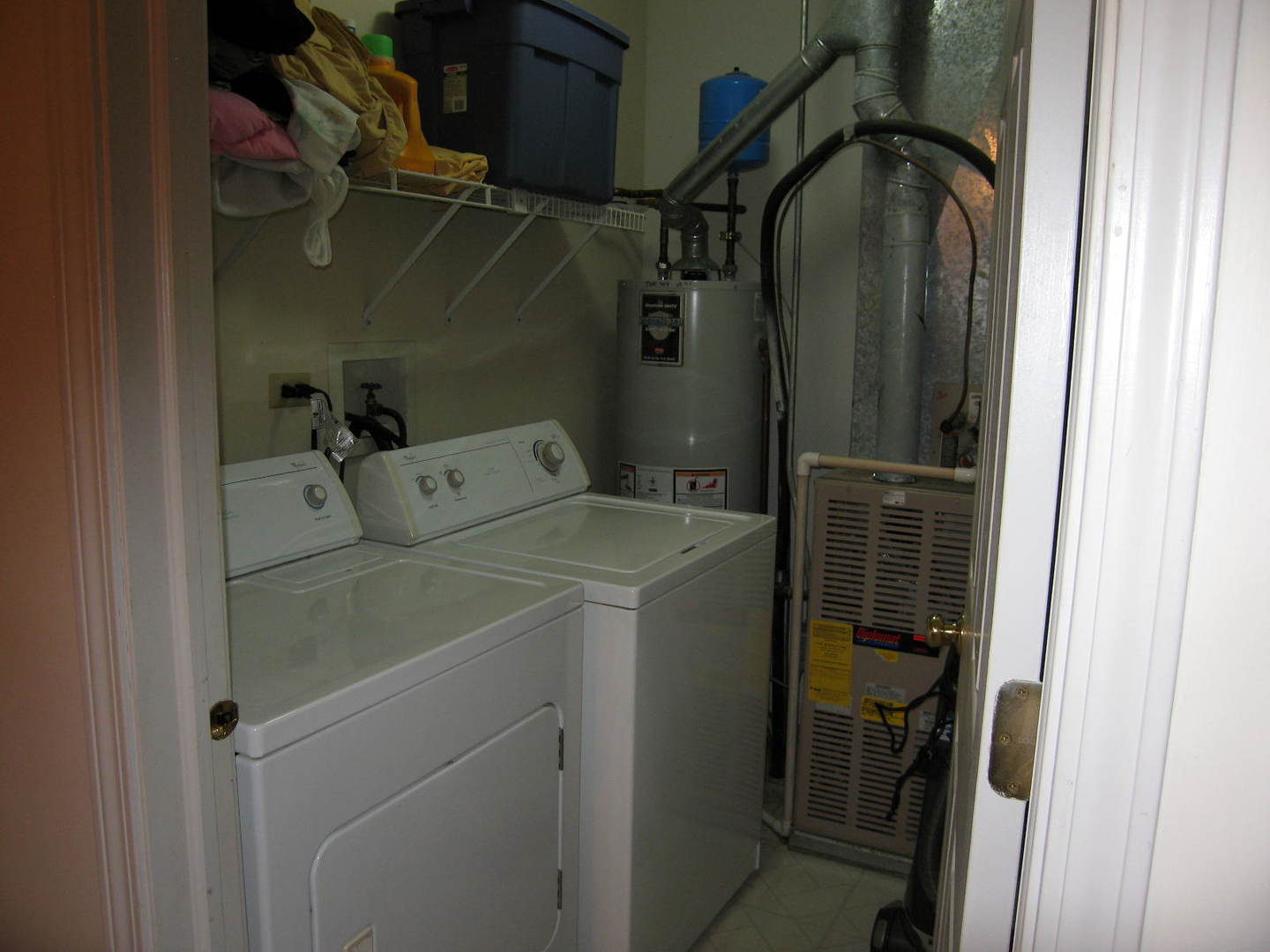 1334 Grandview Court Algonquin, IL 60102 - Photo 11 of 21 a utility room with dryer and washer