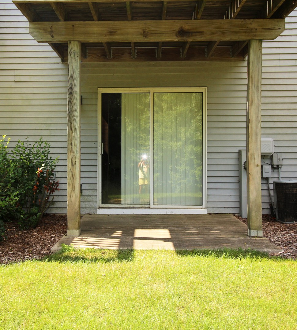 1334 Grandview Court Algonquin, IL 60102 - Photo 18 of 21 a view of a house with a backyard