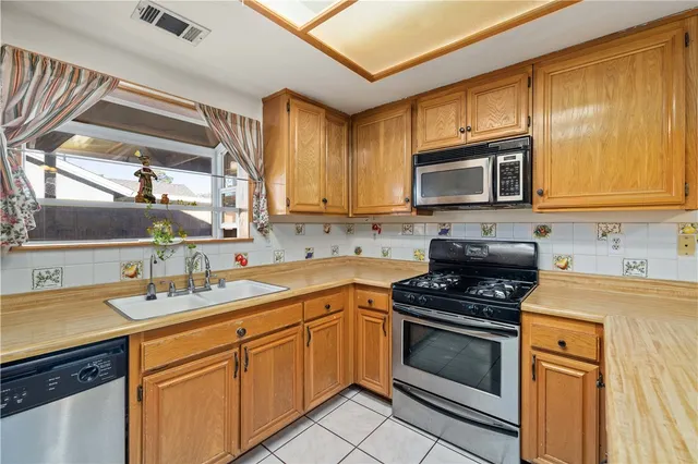 $380,000 | 2527 Garnet Lane, Lancaster, CA 93535