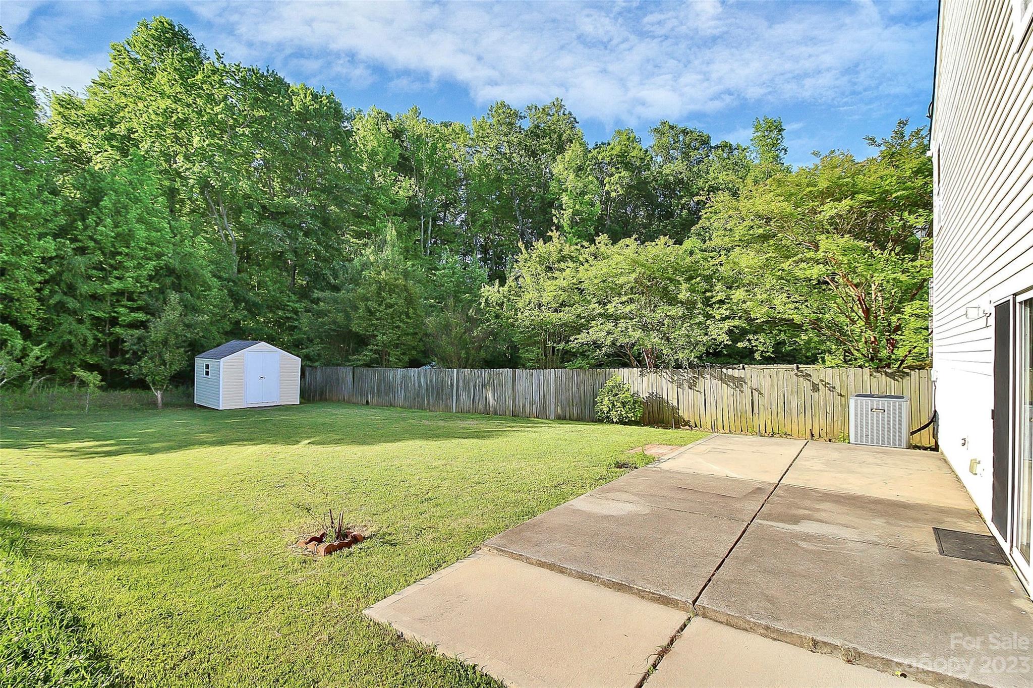 8950 Chalkstone Road Charlotte, NC 28216 - Photo 7 of 33 Gallery Image 7