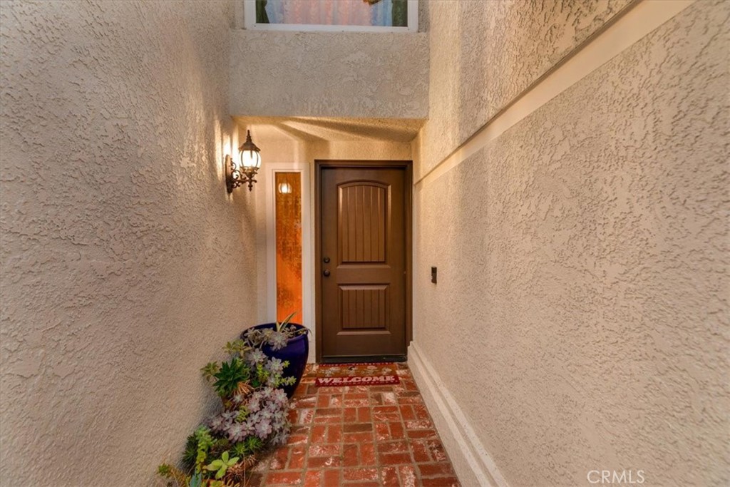 20637 Mesa Oak Drive Riverside, CA 92508 - Photo 7 of 66 a view of a hallway