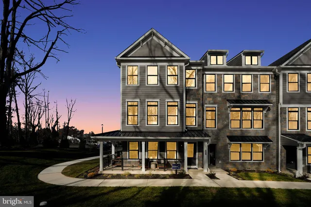 $739,990 | 405 Pennybrook Court, Unit 3, Flourtown, PA 19031