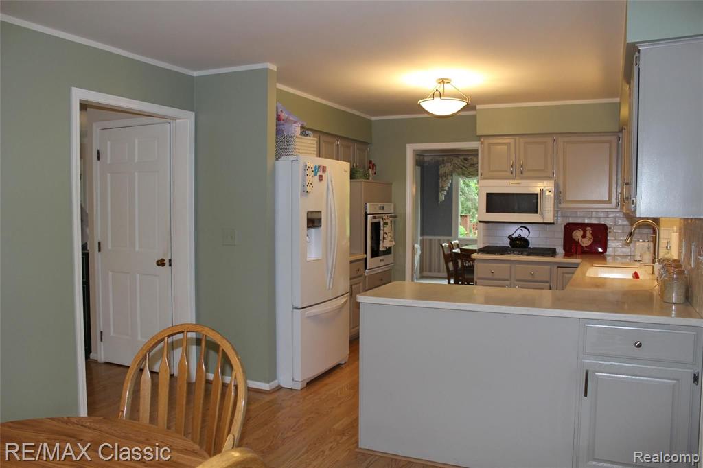 41315 Coventry Road Novi, MI 48375 - Photo 15 of 38