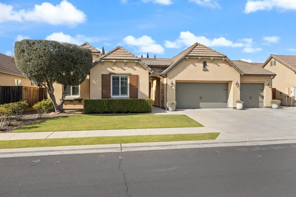 $805,000 | 4179 Trenton Avenue, Clovis, CA 93619