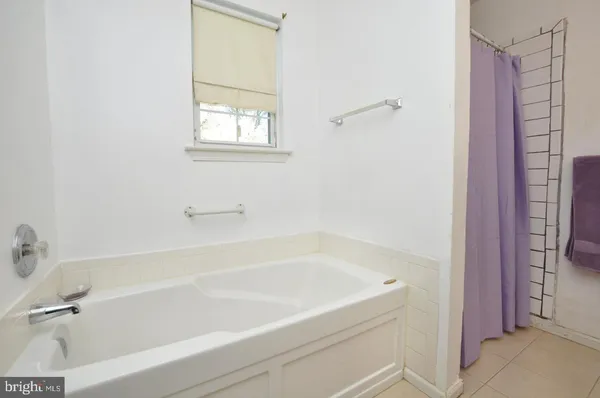 $300,000 | 701 Sweetwater Drive, Cinnaminson, NJ 08077