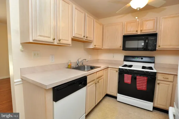 $300,000 | 701 Sweetwater Drive, Cinnaminson, NJ 08077