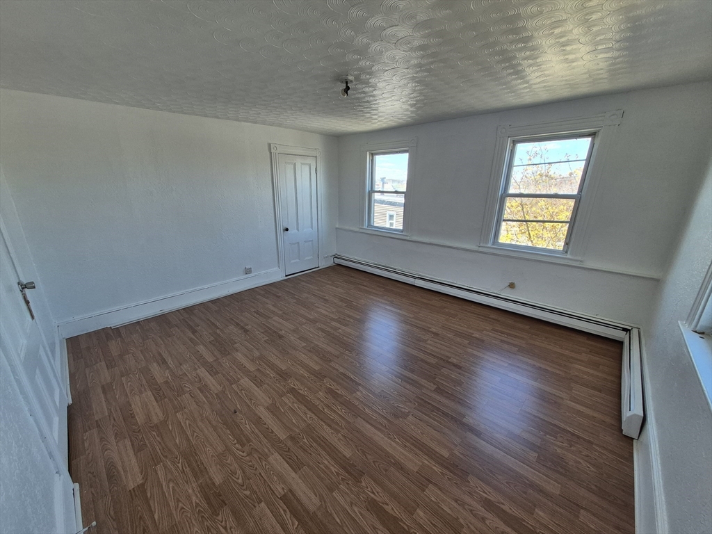 155 R Washington Street, Unit 3 Peabody, MA 01960 - Photo 4 of 17
