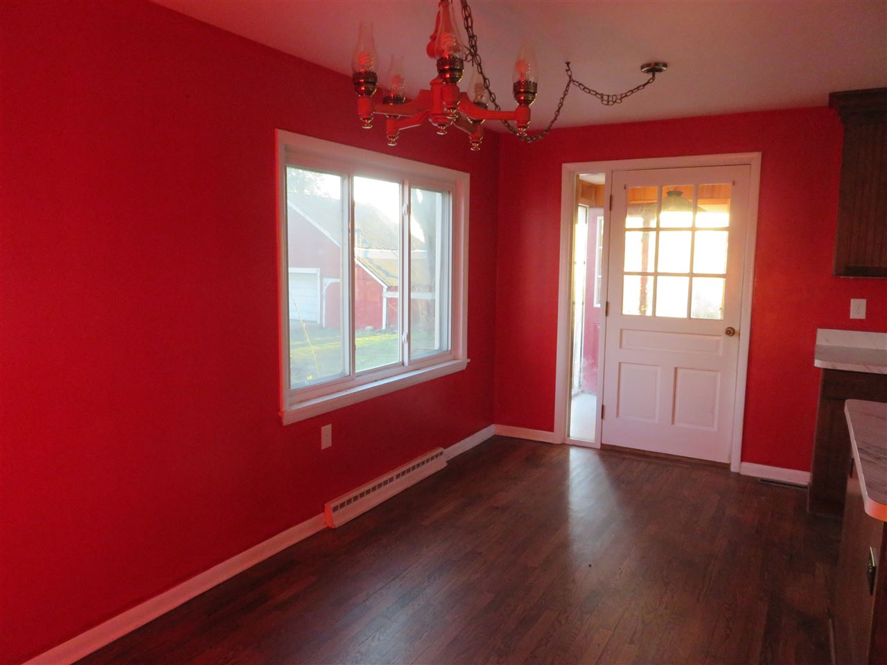 5189 North Fowlerville Road Fowlerville, MI 48836 - Photo 5 of 22 31285639-4.JPG