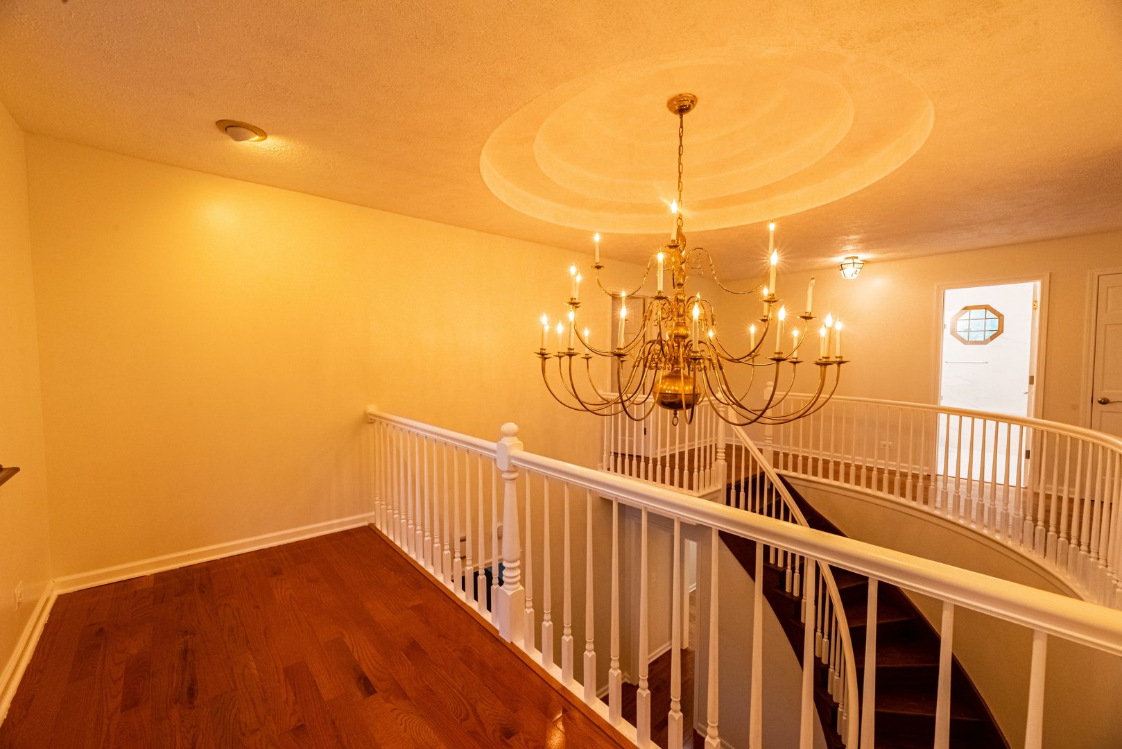 3021 35th Street Oak Brook, IL 60523 - Photo 20 of 32 a view of a room with wooden floor and windows