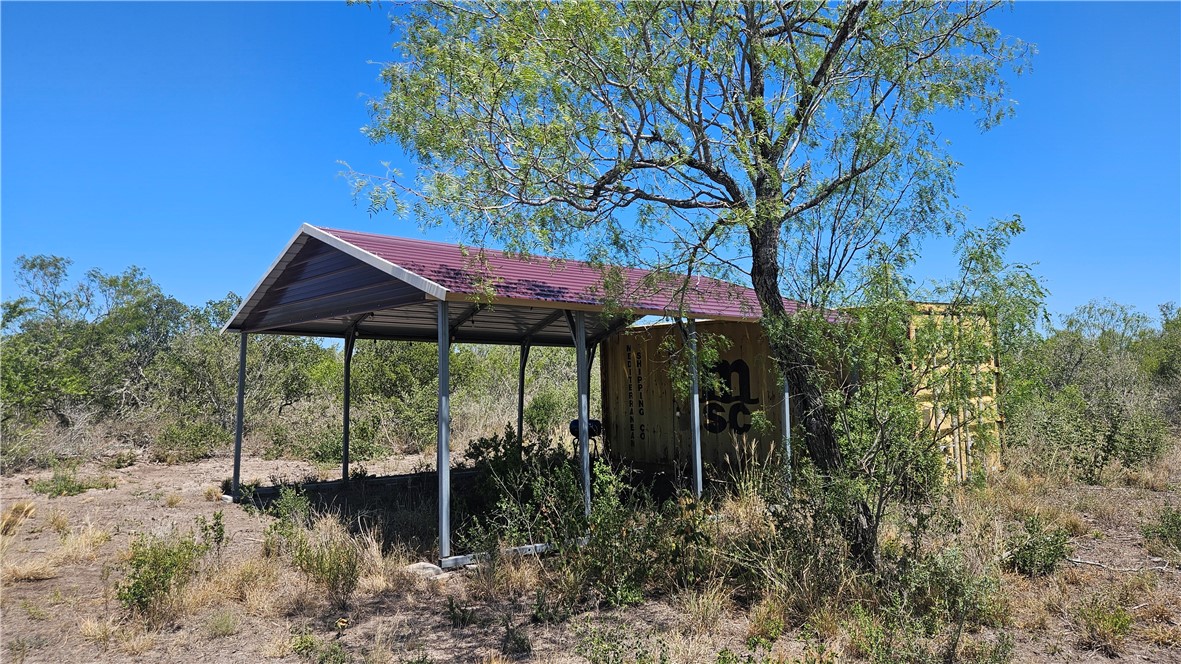 0 Tract 59 Benavides, TX 78341 - Photo 17 of 32 a backyard of a house with yard table and chairs
