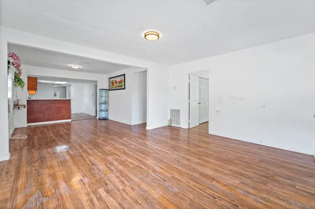 $229,000 | 401 Lee Avenue, Anahuac, TX 77514