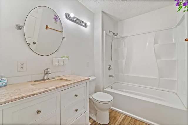 $229,000 | 401 Lee Avenue, Anahuac, TX 77514