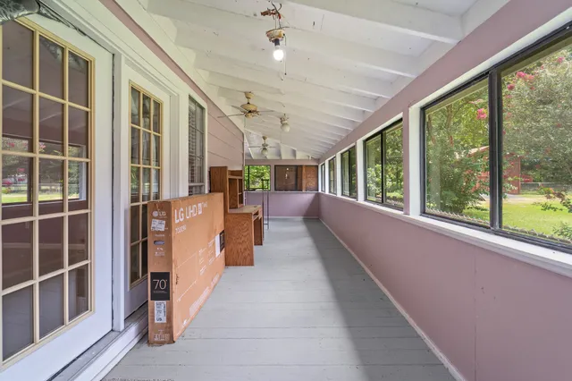 $229,000 | 401 Lee Avenue, Anahuac, TX 77514