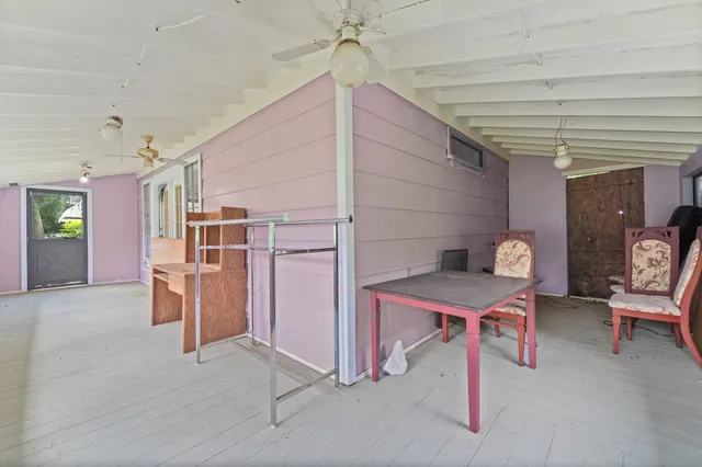 $229,000 | 401 Lee Avenue, Anahuac, TX 77514