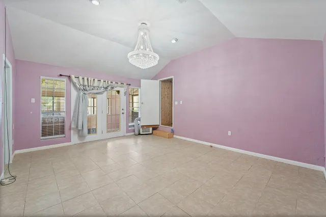 $229,000 | 401 Lee Avenue, Anahuac, TX 77514