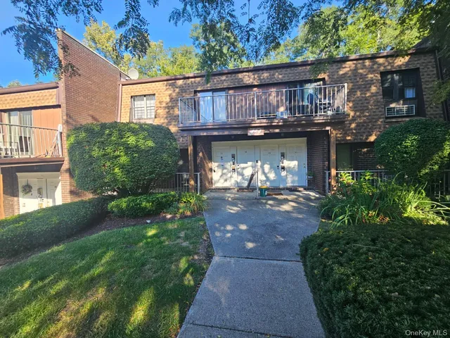 $169,900 | 424 Carpenter Avenue, Unit 11, Newburgh, NY 12550