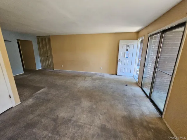 $169,900 | 424 Carpenter Avenue, Unit 11, Newburgh, NY 12550