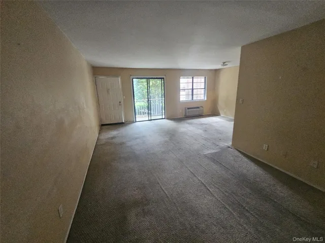 $169,900 | 424 Carpenter Avenue, Unit 11, Newburgh, NY 12550