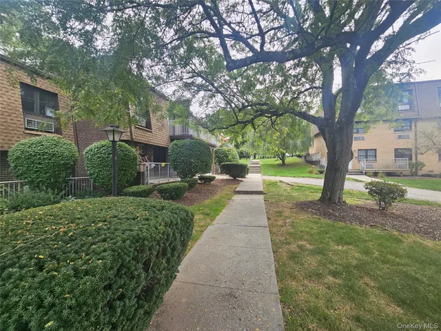 $169,900 | 424 Carpenter Avenue, Unit 11, Newburgh, NY 12550