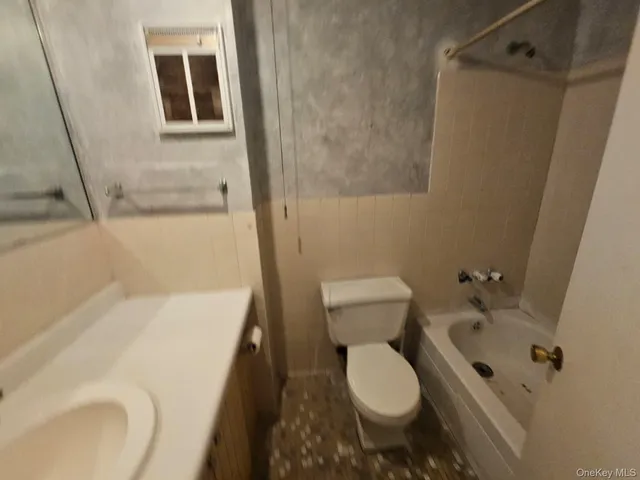 $169,900 | 424 Carpenter Avenue, Unit 11, Newburgh, NY 12550