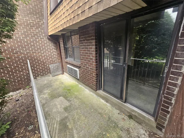 $169,900 | 424 Carpenter Avenue, Unit 11, Newburgh, NY 12550