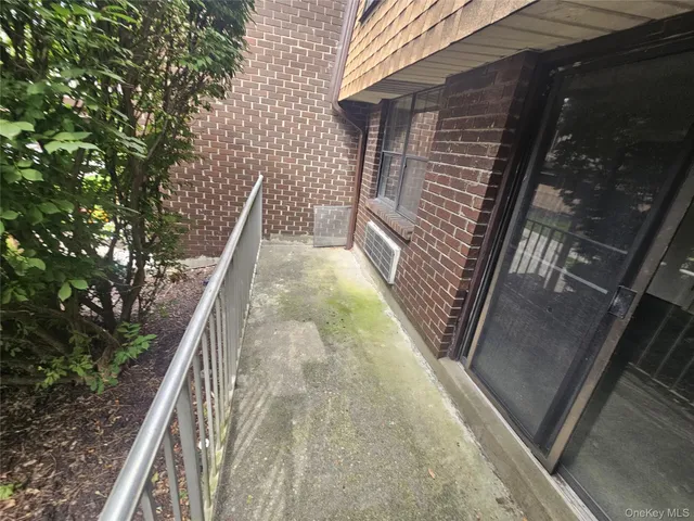 $169,900 | 424 Carpenter Avenue, Unit 11, Newburgh, NY 12550
