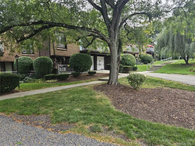 $169,900 | 424 Carpenter Avenue, Unit 11, Newburgh, NY 12550