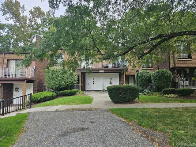 $169,900 | 424 Carpenter Avenue, Unit 11, Newburgh, NY 12550