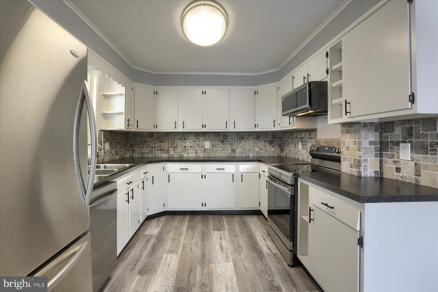 425 East Walnut Street Lewistown, PA 17044 - Photo 13 of 37