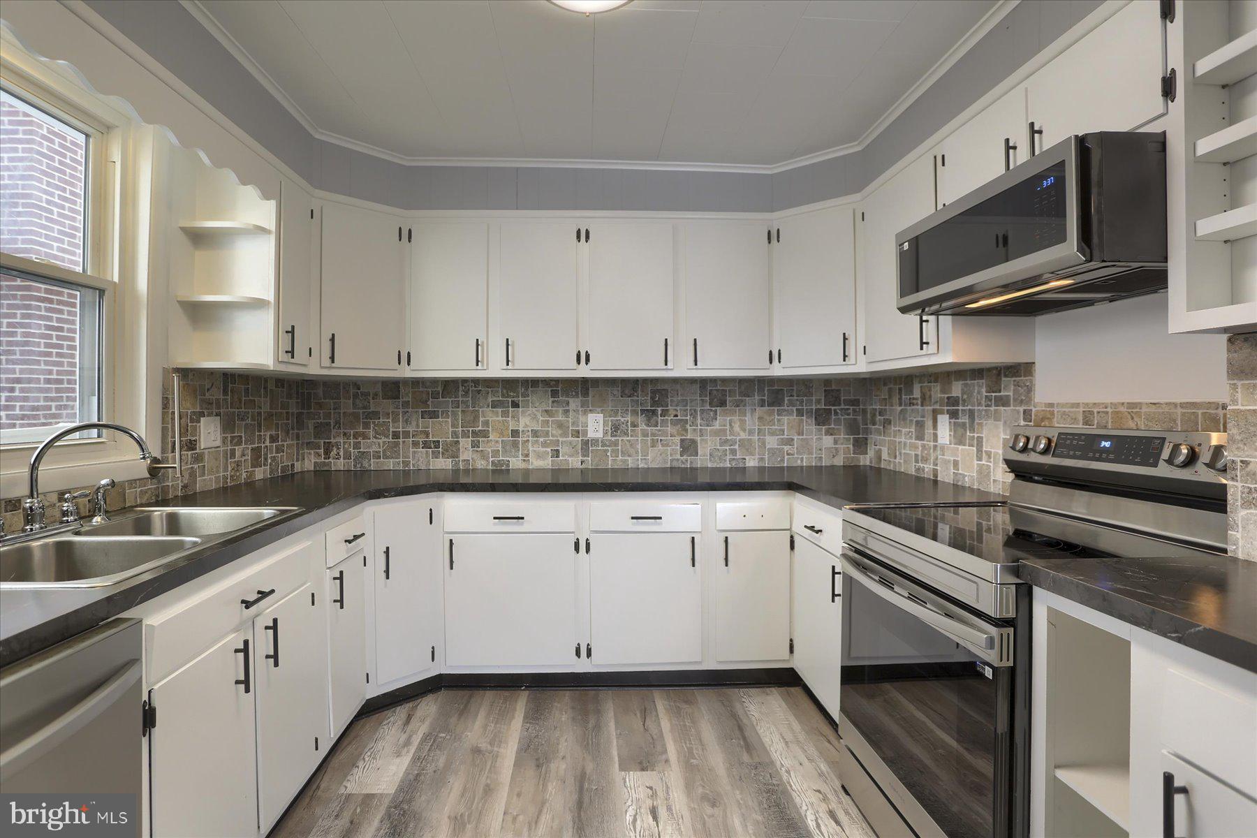 425 East Walnut Street Lewistown, PA 17044 - Photo 14 of 37