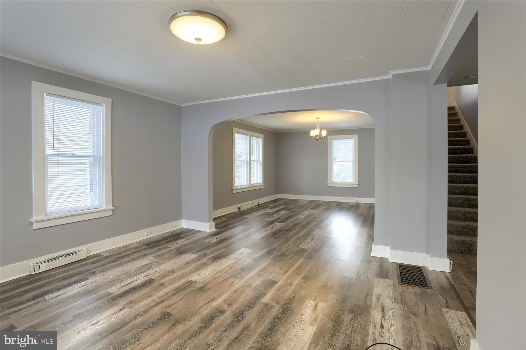 425 East Walnut Street Lewistown, PA 17044 - Photo 3 of 37