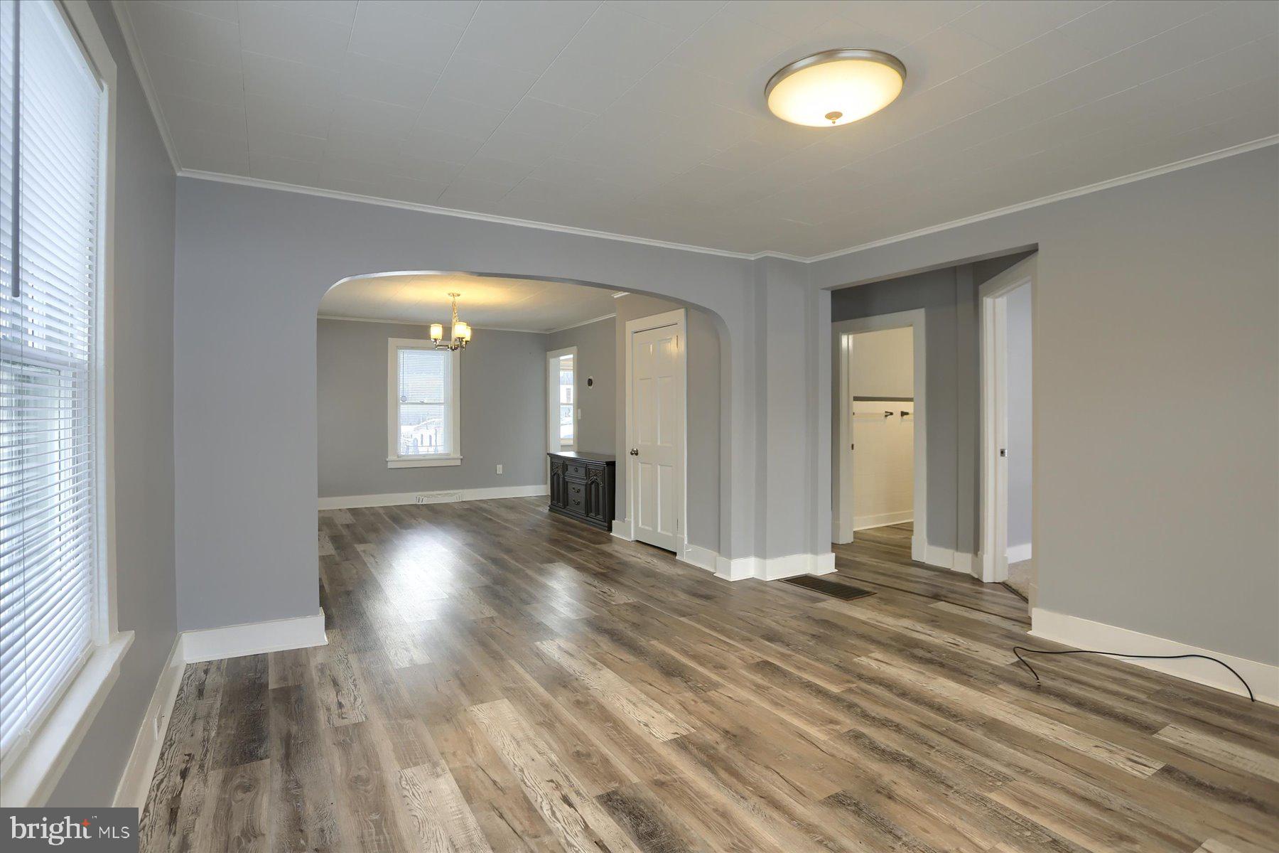 425 East Walnut Street Lewistown, PA 17044 - Photo 4 of 37