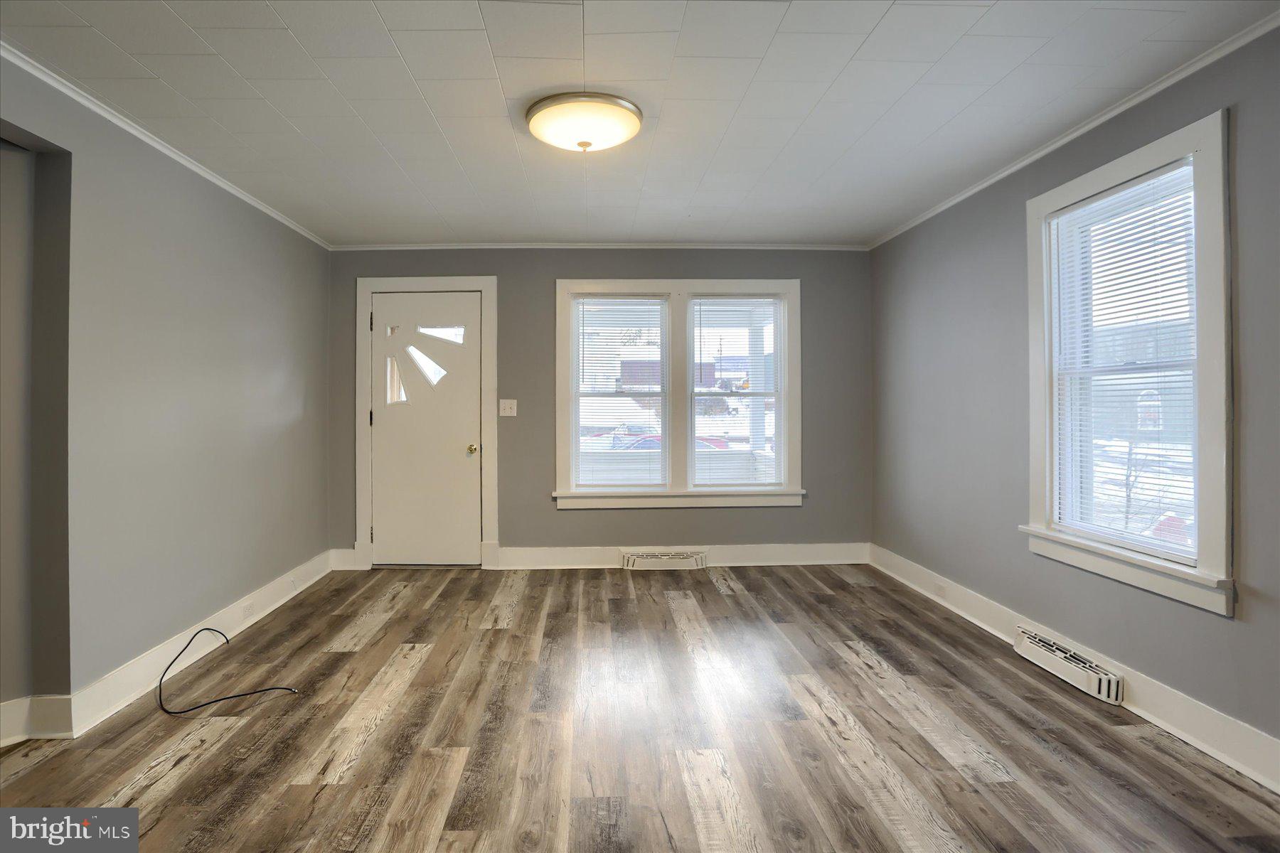 425 East Walnut Street Lewistown, PA 17044 - Photo 6 of 37