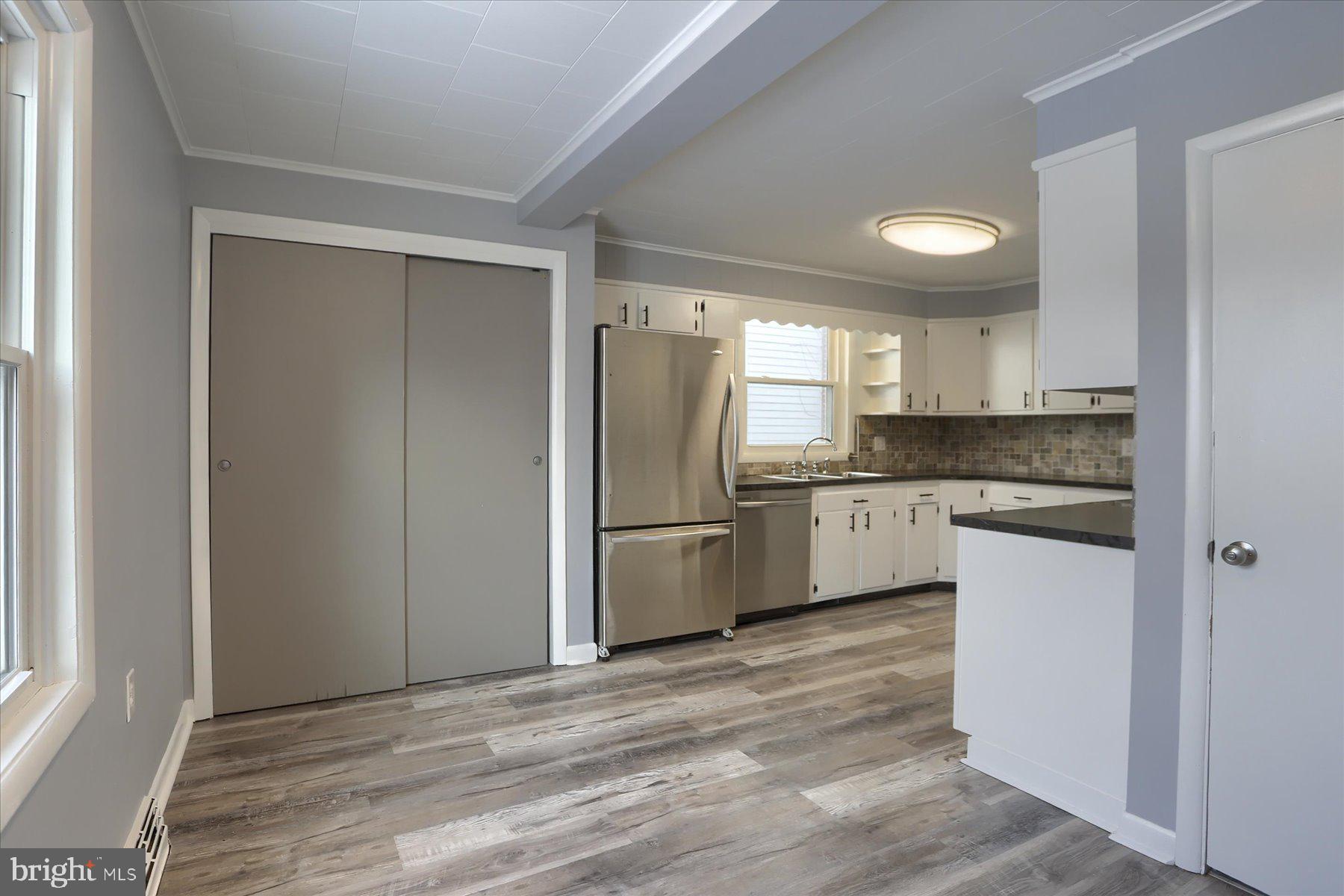 425 East Walnut Street Lewistown, PA 17044 - Photo 9 of 37