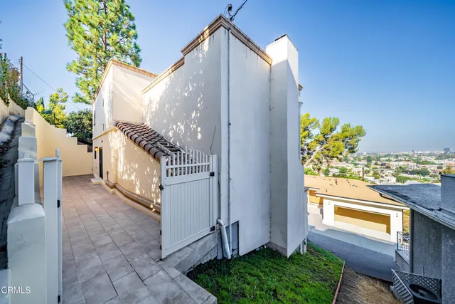 $1,495,000 | 1118 Oberlin Drive, Glendale, CA 91205