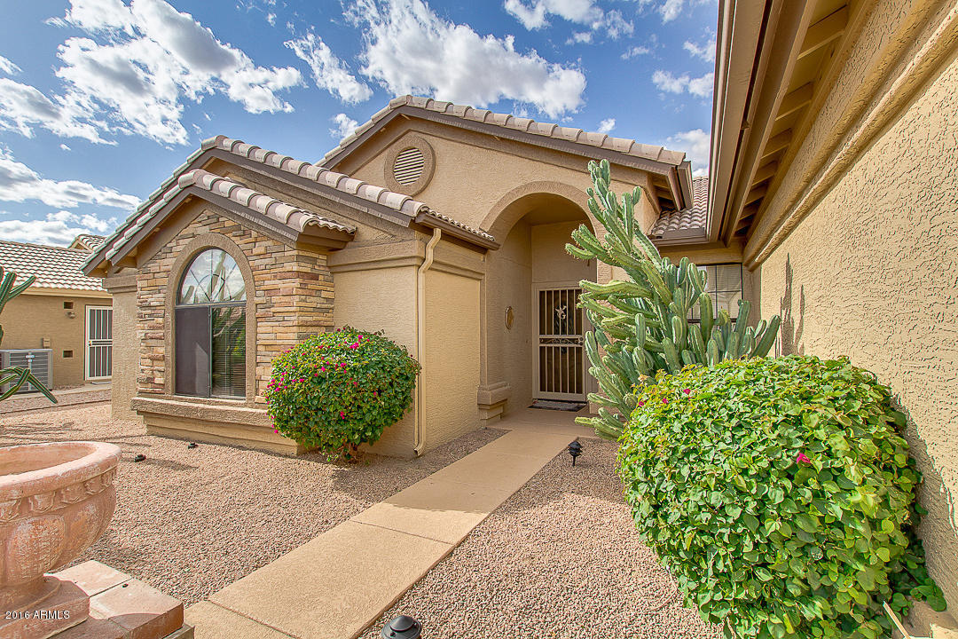 15724 Piccadilly Road Goodyear, AZ 85395 - Photo 3 of 39 04-Piccadilly