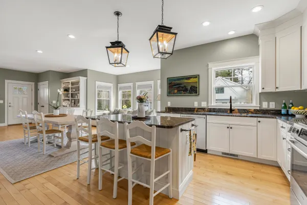 $995,000 | 2 Franklin Circle, Cape Elizabeth, ME 04107