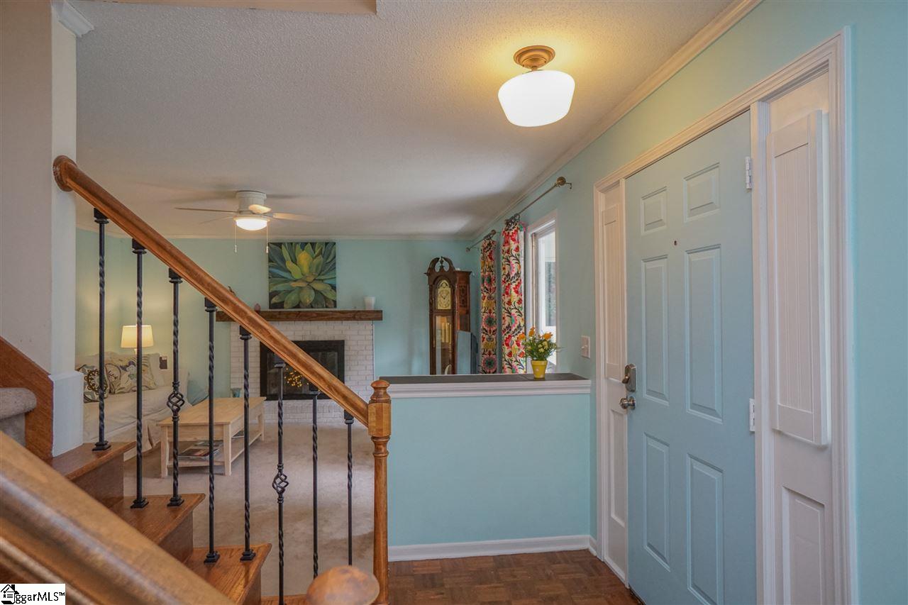 214 Spring View Lane Taylors, SC 29687 - Photo 5 of 34 Gallery Image 5