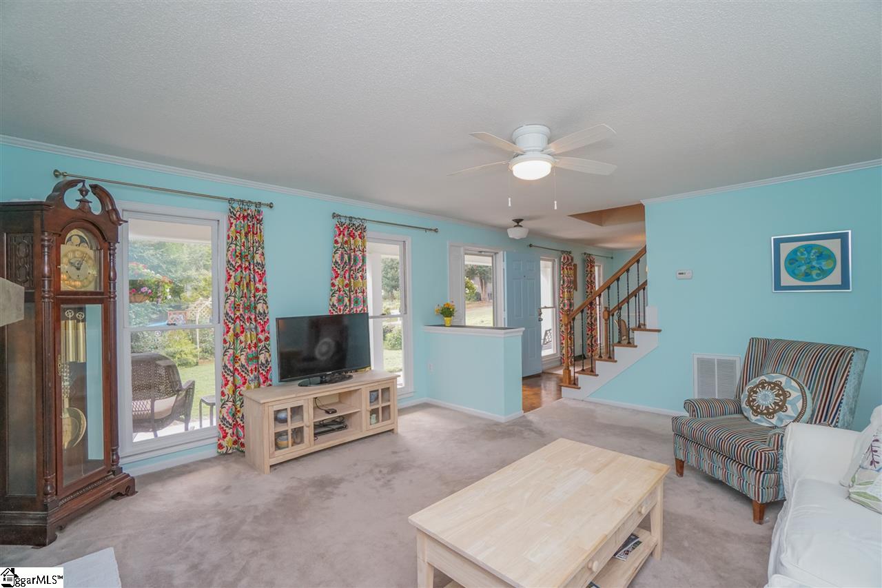 214 Spring View Lane Taylors, SC 29687 - Photo 6 of 34 Gallery Image 6
