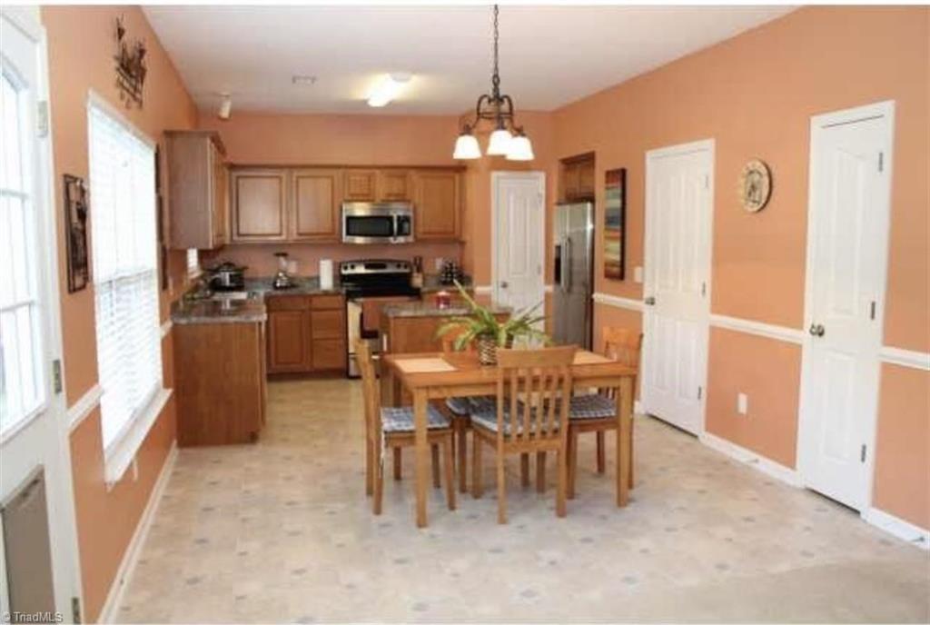 2128 Burton Run Road High Point, NC 27262 - Photo 3 of 10 Kitchen Breakfast area