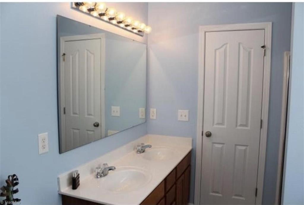 2128 Burton Run Road High Point, NC 27262 - Photo 6 of 10 Bathroom