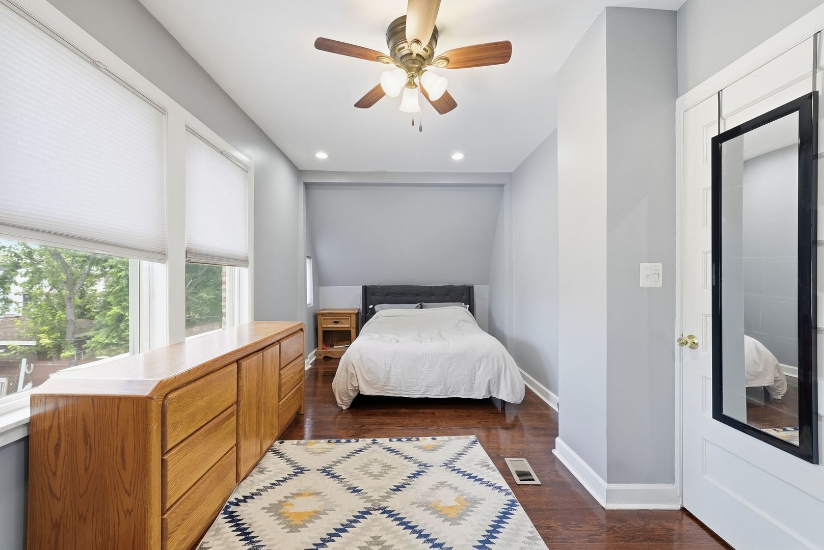 1235 North Harding Avenue Chicago, IL 60651 - Photo 13 of 38