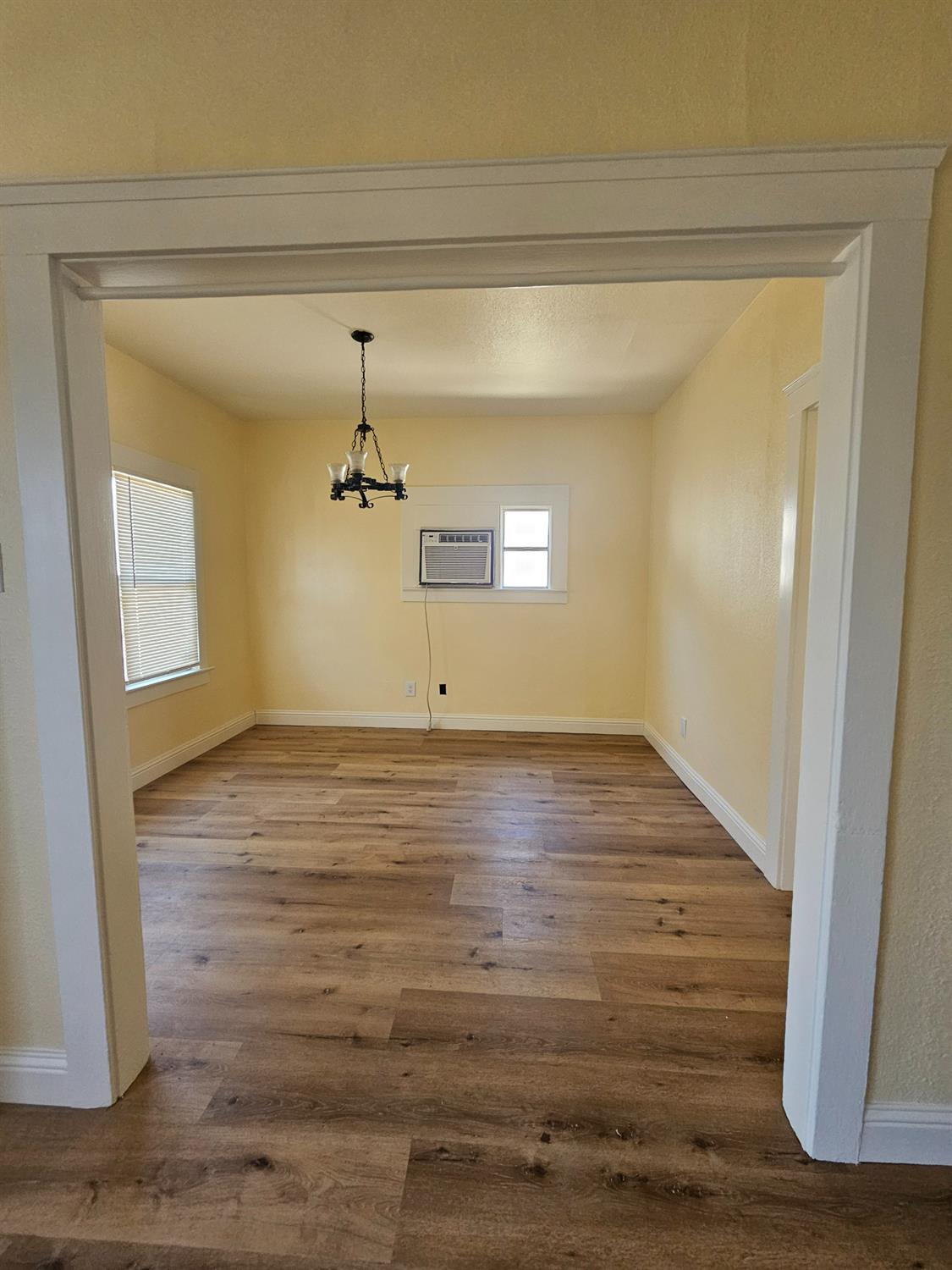 718 6th Street Modesto, CA 95354 - Photo 5 of 54