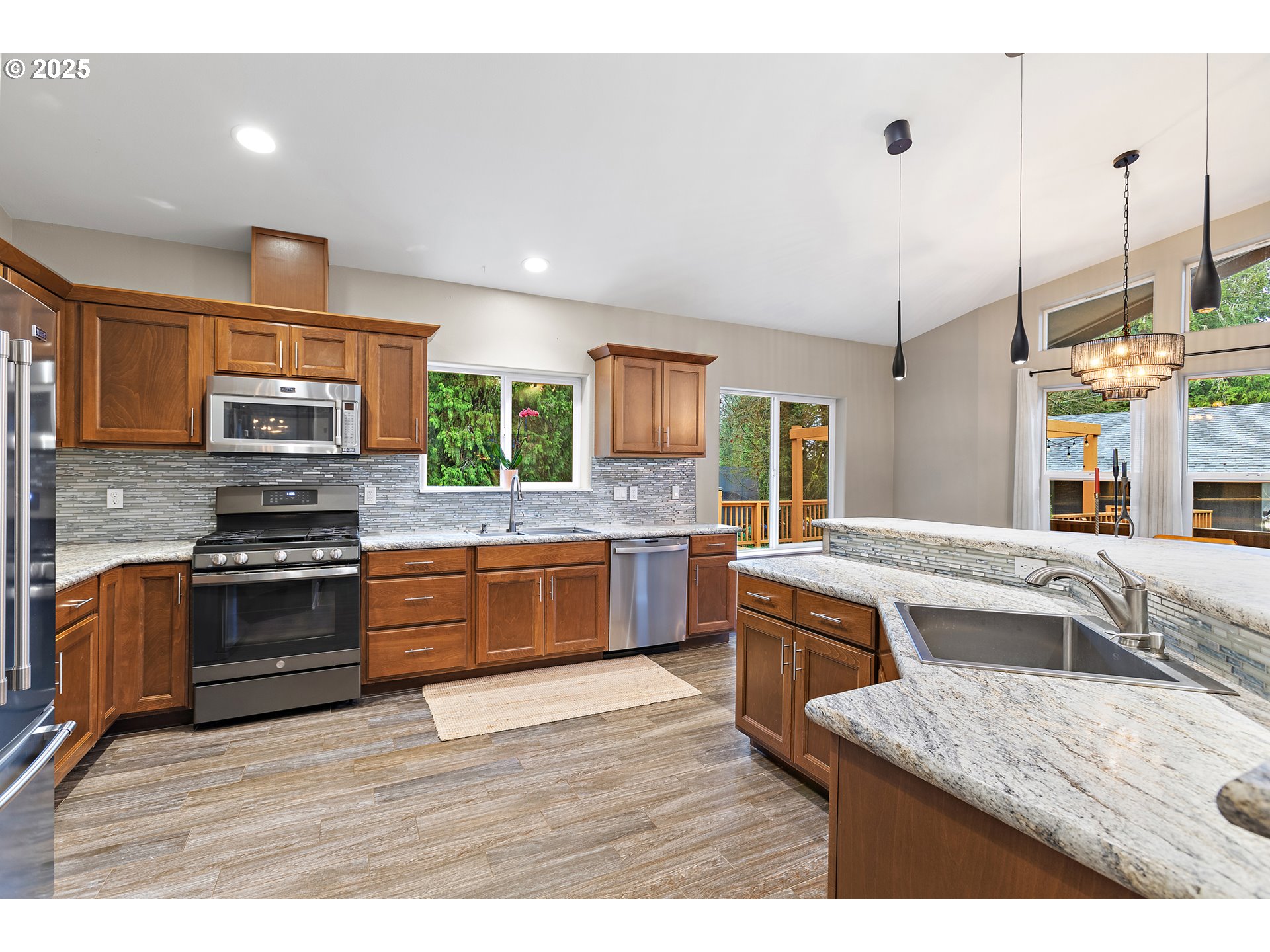 34321 Southeast Colorado Road Sandy, OR 97055 - Photo 15 of 44 Bedroom