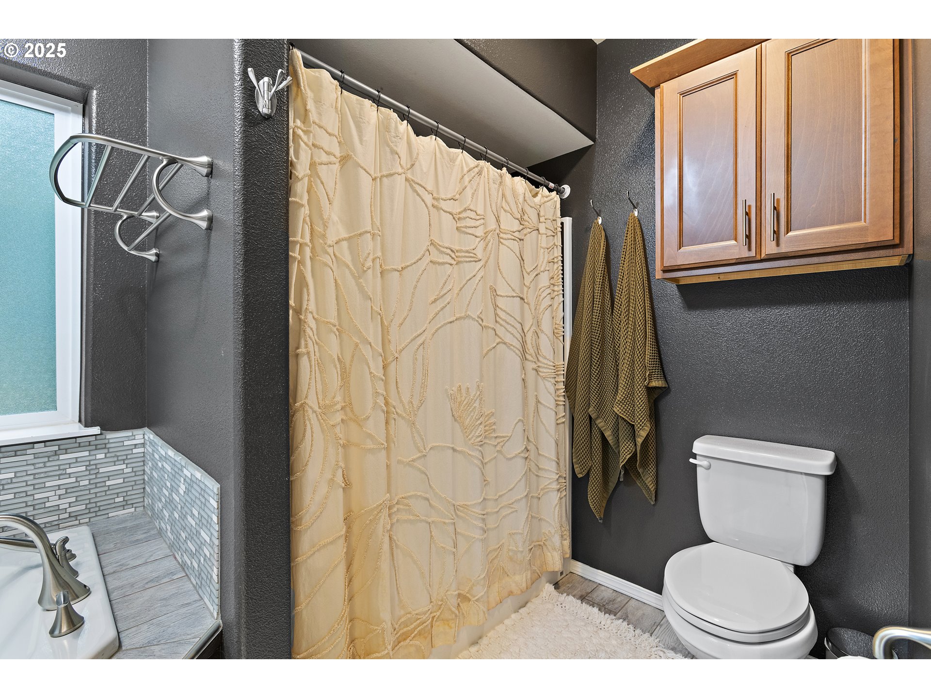 34321 Southeast Colorado Road Sandy, OR 97055 - Photo 28 of 44 Covered Porch