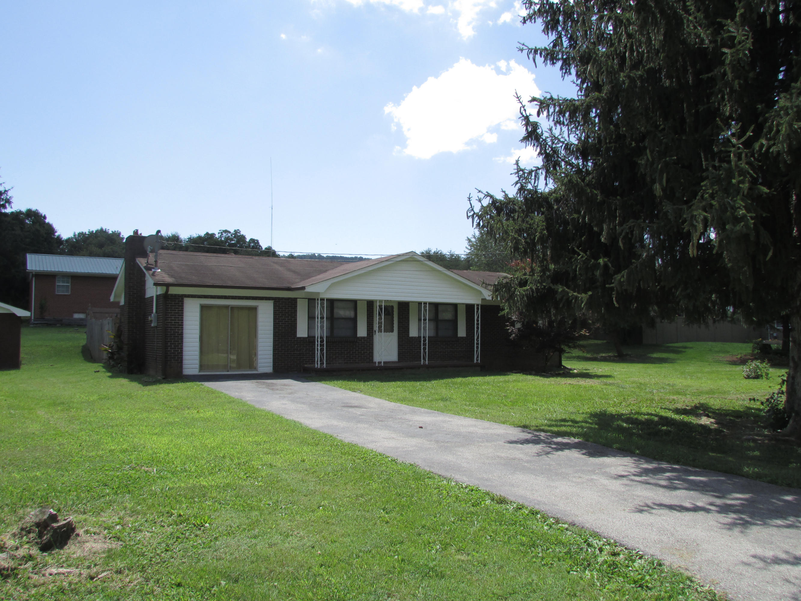 344 Sycamore Street Bean Station, TN 37708 - Photo 2 of 26 Sycamore 294