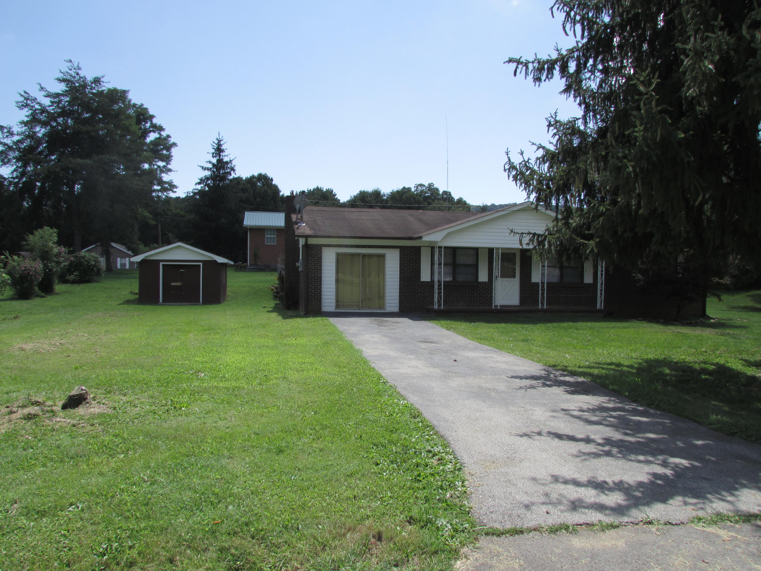 344 Sycamore Street Bean Station, TN 37708 - Photo 3 of 26 Sycamore 295