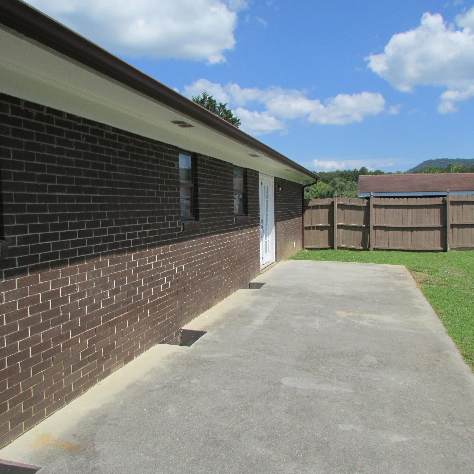 344 Sycamore Street Bean Station, TN 37708 - Photo 25 of 26 Sycamore 328