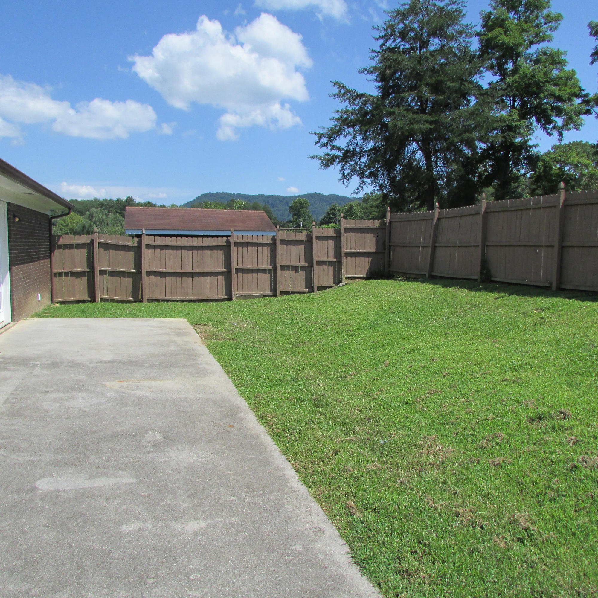 344 Sycamore Street Bean Station, TN 37708 - Photo 26 of 26 Sycamore 329