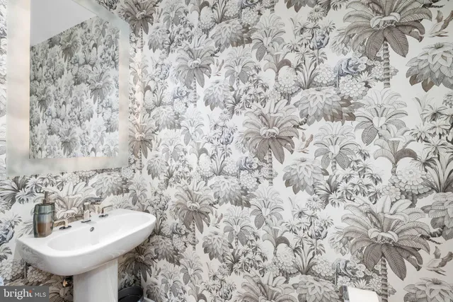 $9,500 | 2501 M Street Northwest, Unit 508, Washington, DC 20037